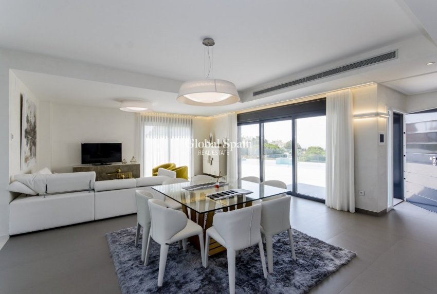 Nowo zbudowane - WILLA  -
ORIHUELA COSTA - CAMPOAMOR
