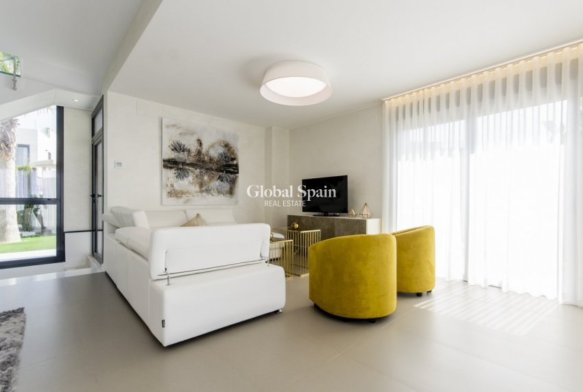Nowo zbudowane - WILLA  -
ORIHUELA COSTA - CAMPOAMOR