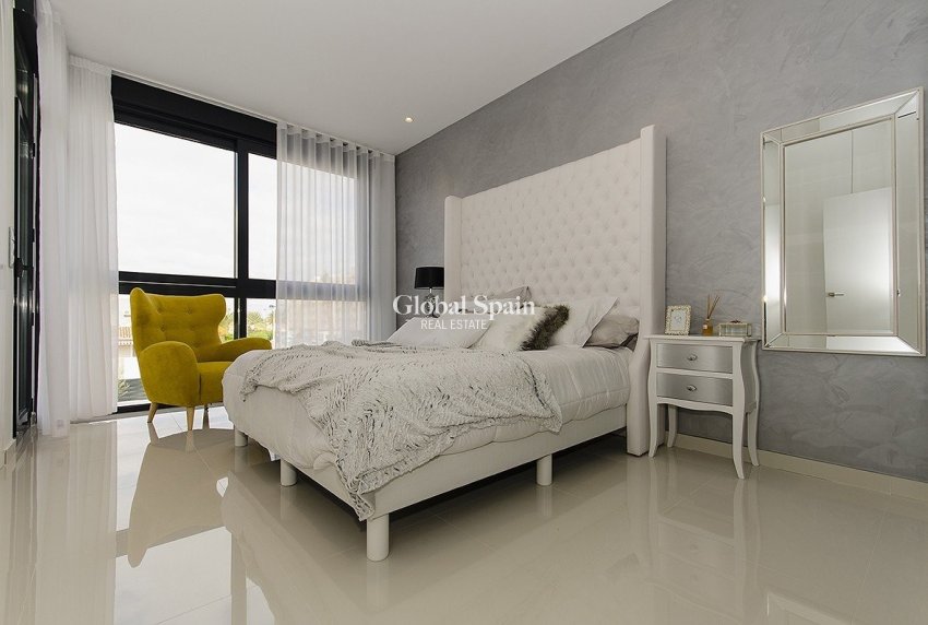Nowo zbudowane - WILLA  -
ORIHUELA COSTA - CAMPOAMOR