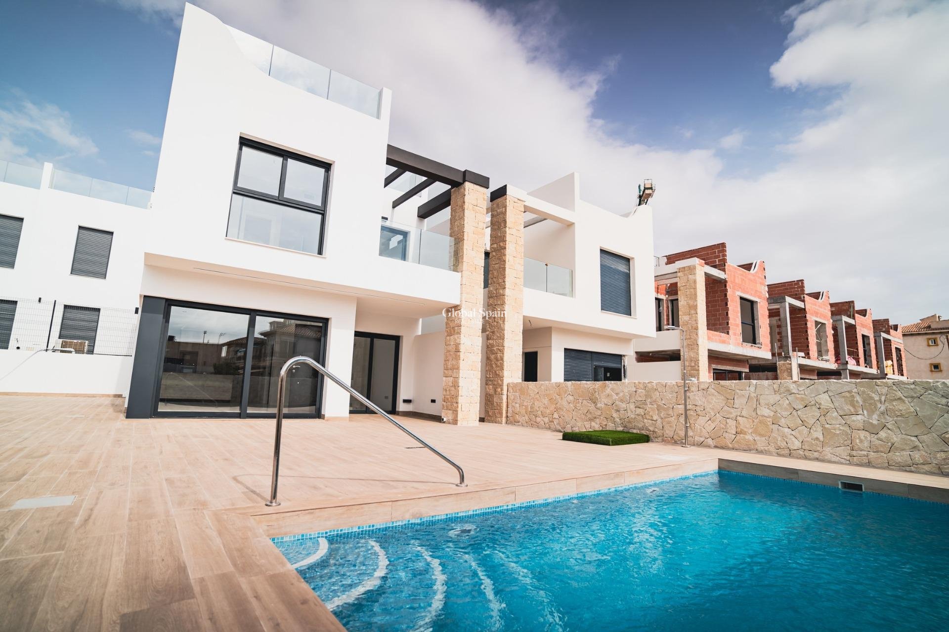 Nowo zbudowane - WILLA  -
ORIHUELA COSTA - Punta Prima