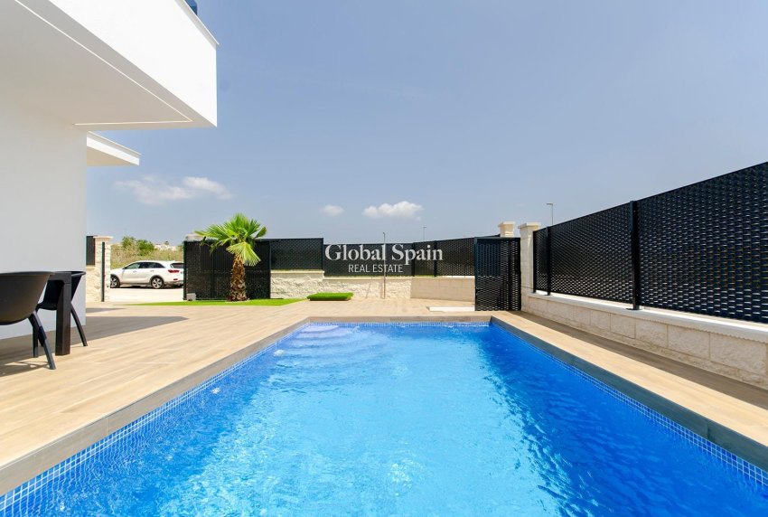 Nowo zbudowane - WILLA  -
ORIHUELA - Vistabella Golf
