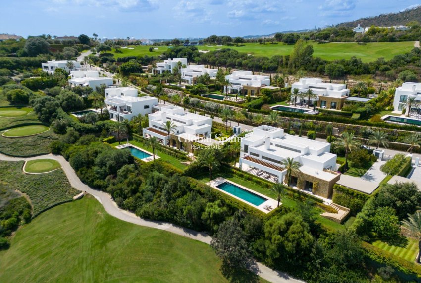 Nowo zbudowane - WILLA  -
 - Pedregales