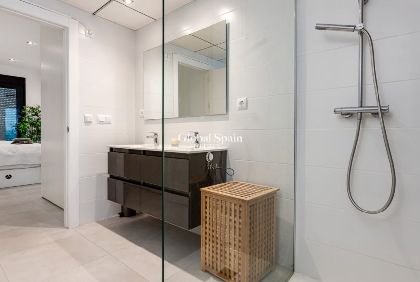 Nowo zbudowane - Willa -
PILAR DE LA HORADADA - 