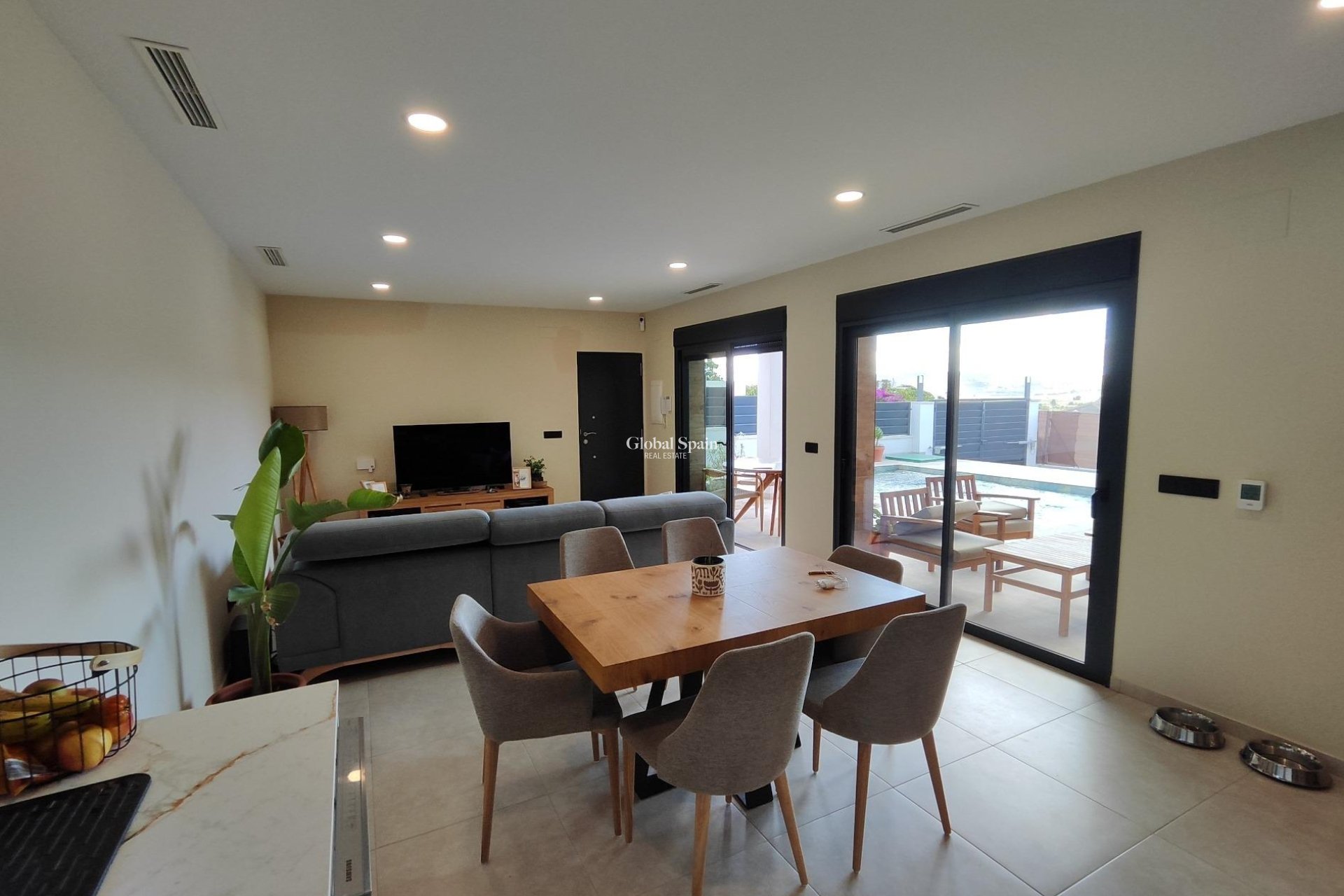 Nowo zbudowane - Willa -
Pinoso - 