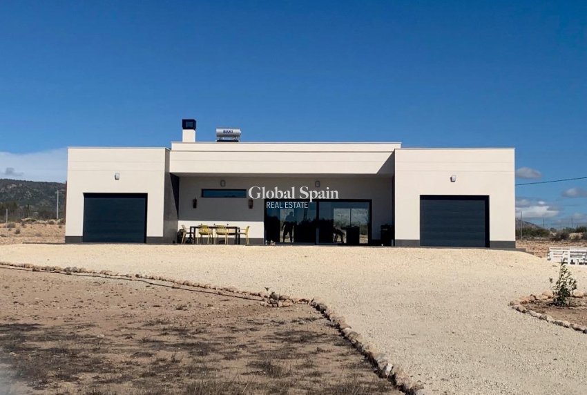 Nowo zbudowane - Willa -
Pinoso - 