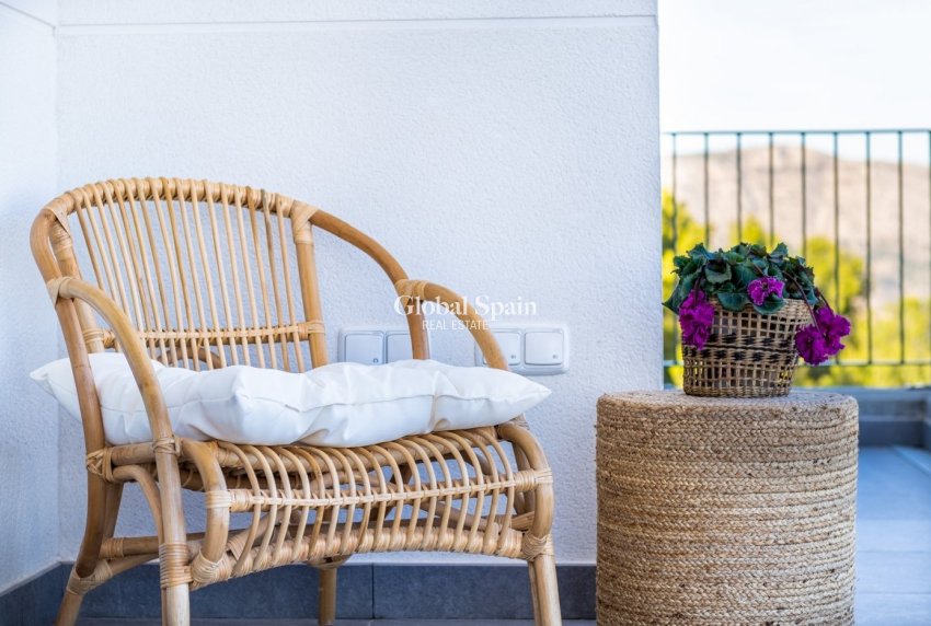 Nowo zbudowane - Willa -
POLOP - Urbanizaciones