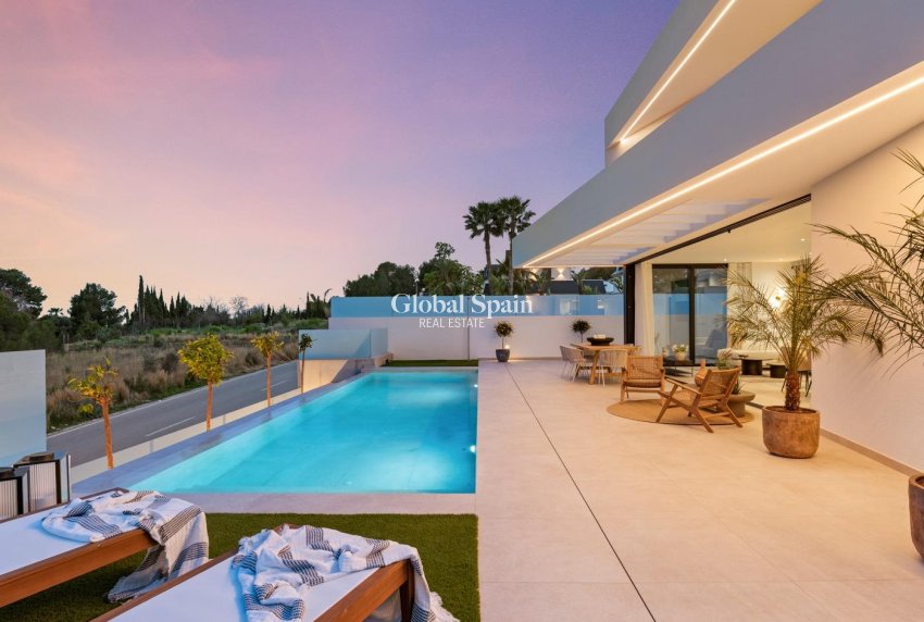 Nowo zbudowane - Willa -
POLOP - Urbanizaciones