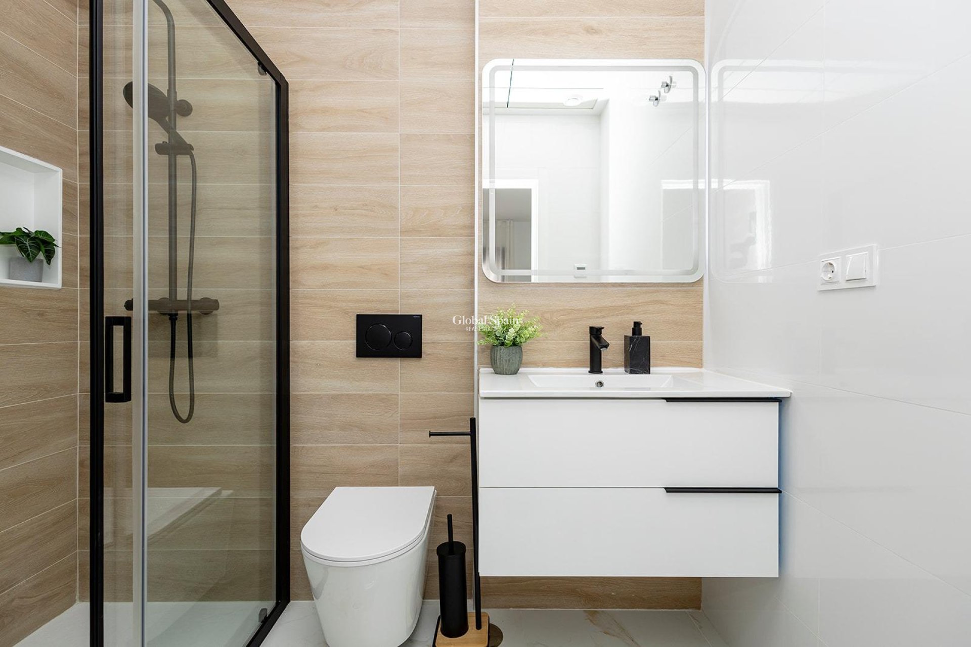 Nowo zbudowane - WILLA  -
POLOP - 