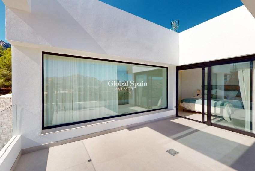 Nowo zbudowane - WILLA  -
POLOP - 