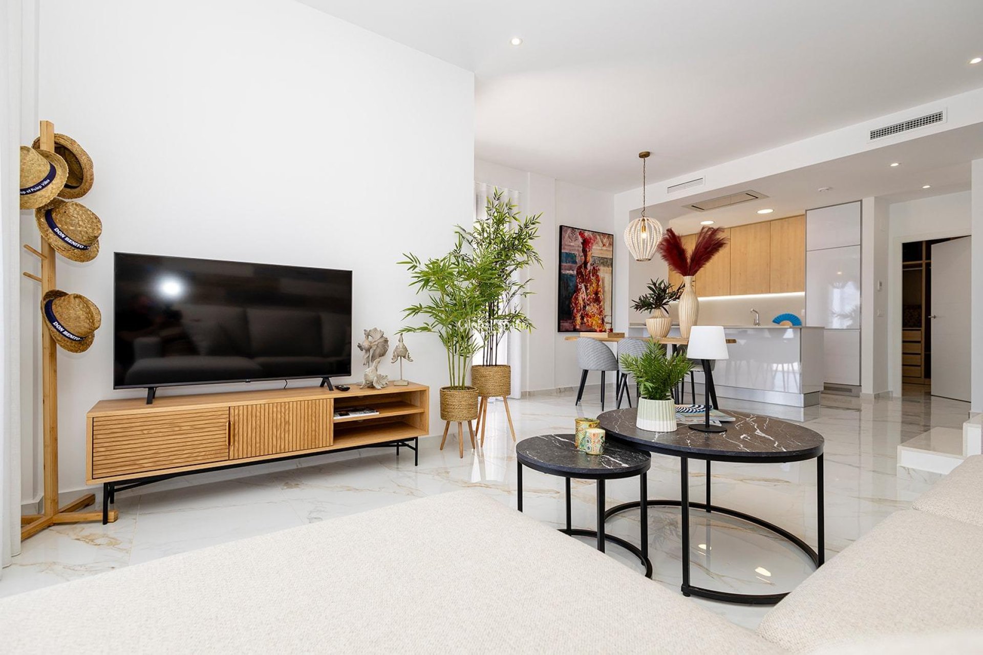Nowo zbudowane - WILLA  -
POLOP - 