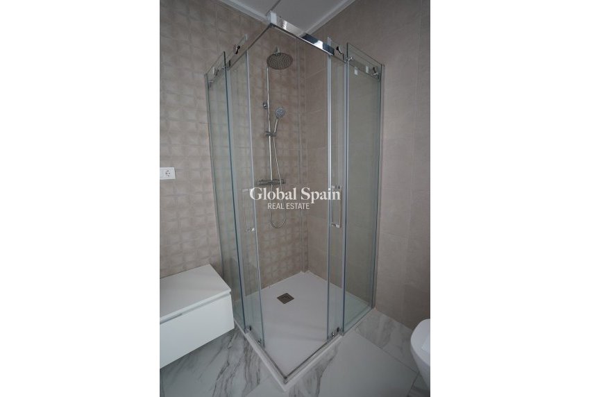 Nowo zbudowane - Willa -
POLOP - 