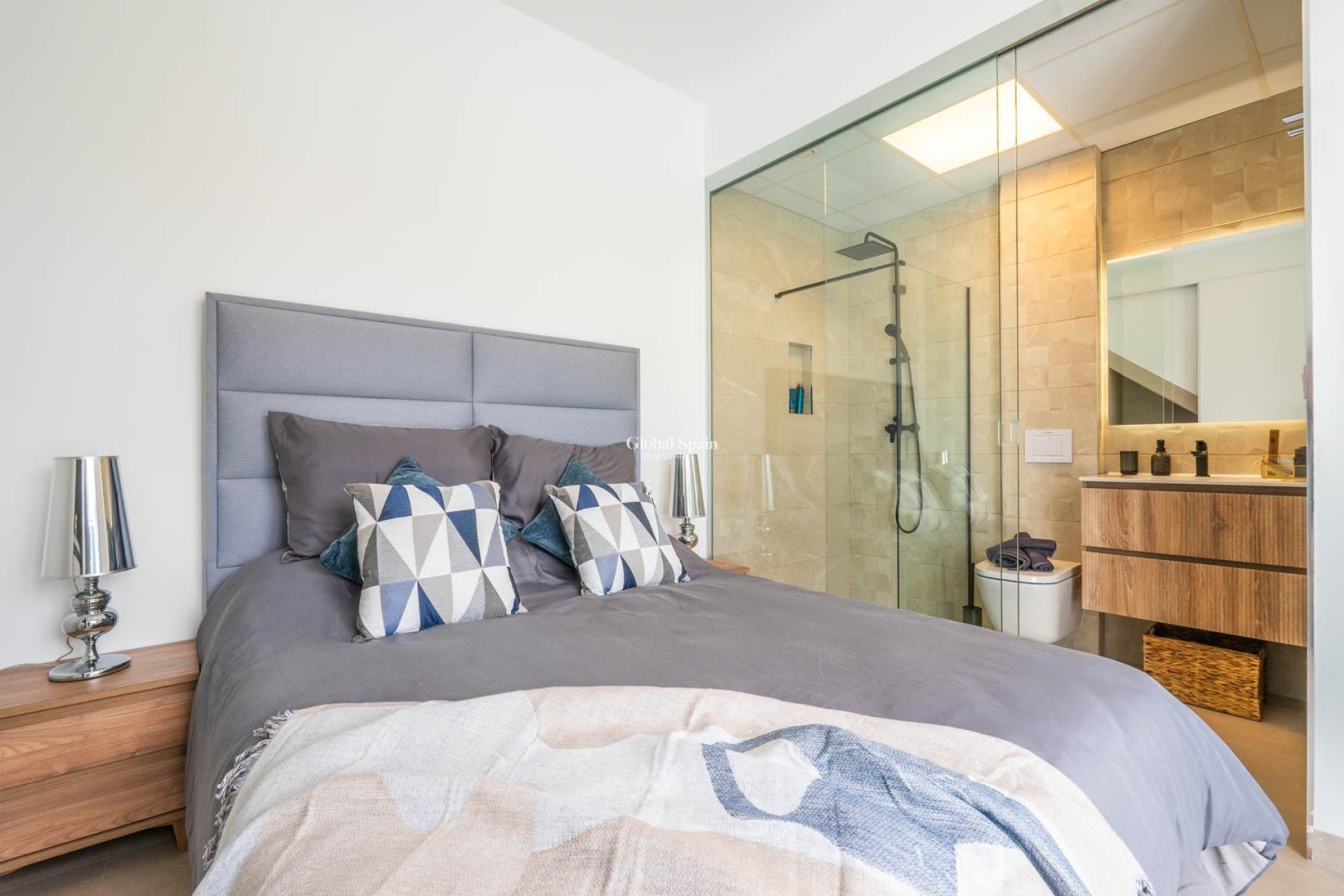 Nowo zbudowane - WILLA  -
TORRE PACHECO - Roldán