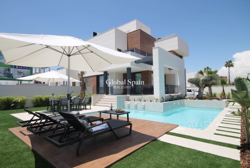 Nowo zbudowane - Willa -
TORREVIEJA - El Chaparal