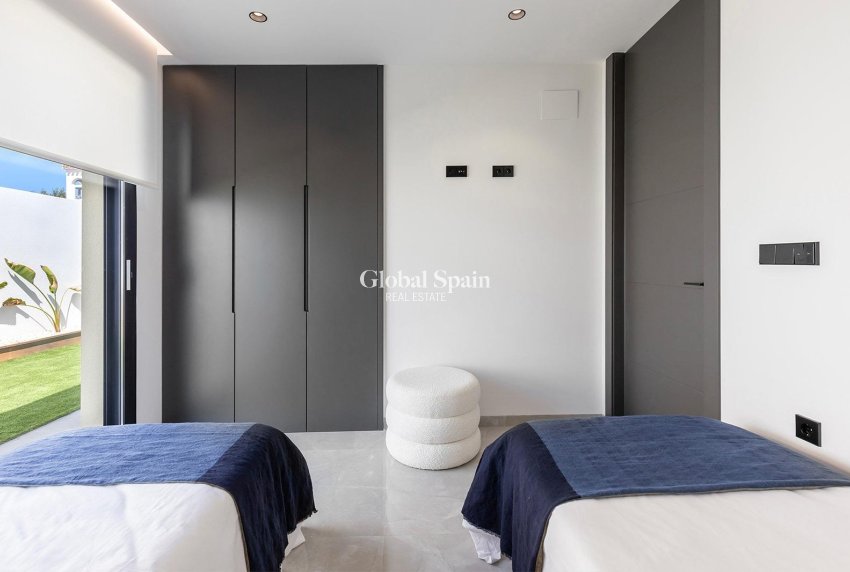 Nowo zbudowane - Willa -
TORREVIEJA - LOS BALCONES - LOS ALTOS