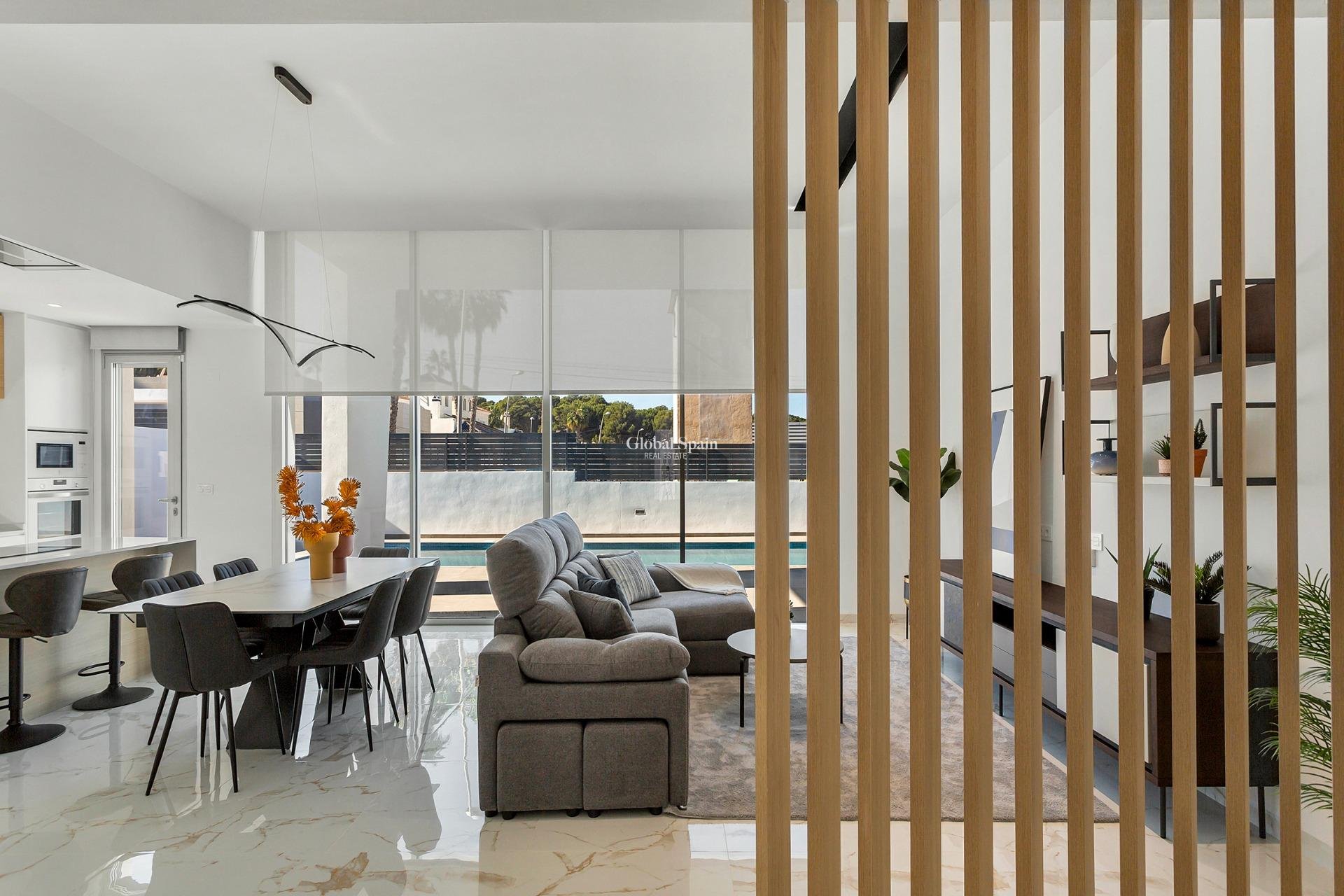 Nowo zbudowane - Willa -
TORREVIEJA - LOS BALCONES - LOS ALTOS