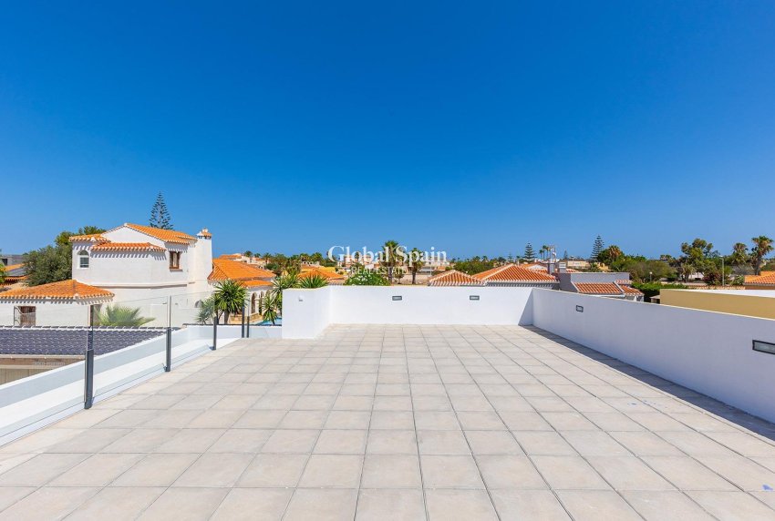 Nowo zbudowane - WILLA  -
TORREVIEJA - LOS BALCONES - LOS ALTOS