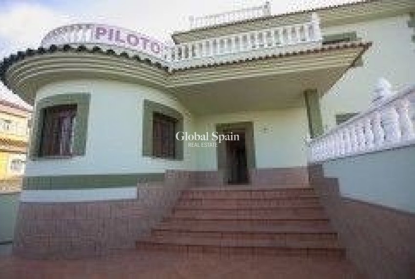 Nowo zbudowane - WILLA  -
TORREVIEJA - LOS BALCONES - LOS ALTOS