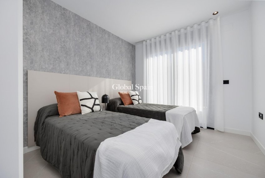 Nowo zbudowane - WILLA  -
TORREVIEJA - Sector 25
