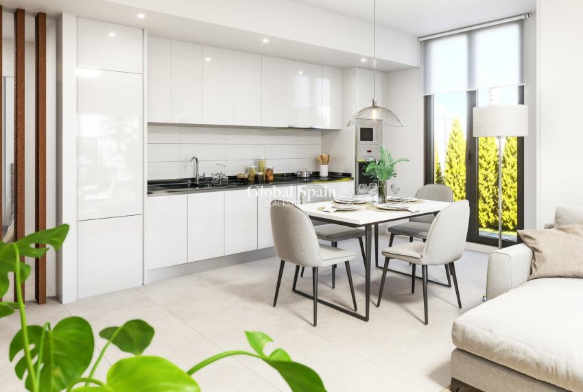 Nowo zbudowane - WILLA  -
VERA - Pueblo Salinas