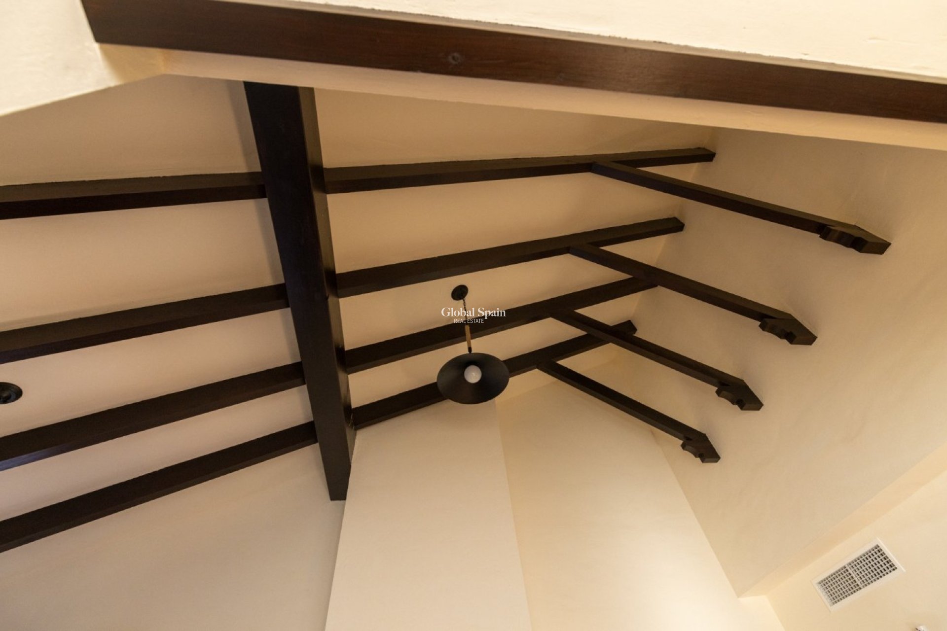 Nowo zbudowane - Willa -
