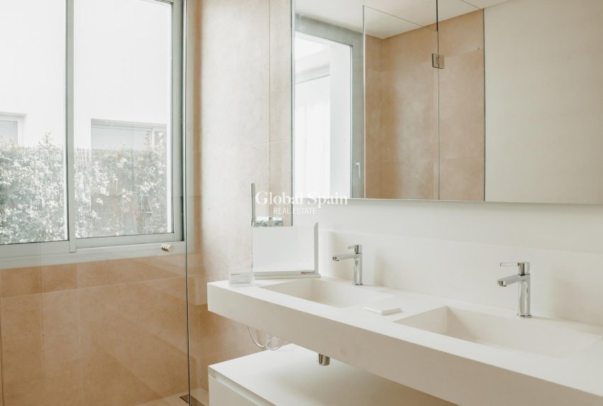 Nueva construcción  - APARTAMENTO -
BENAHAVÍS - Parque Botanico