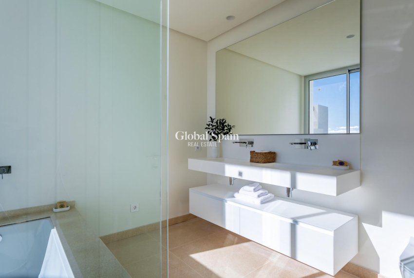Nueva construcción  - APARTAMENTO -
BENAHAVÍS - Parque Botanico