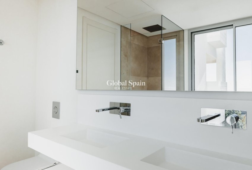 Nueva construcción  - APARTAMENTO -
BENAHAVÍS - Parque Botanico
