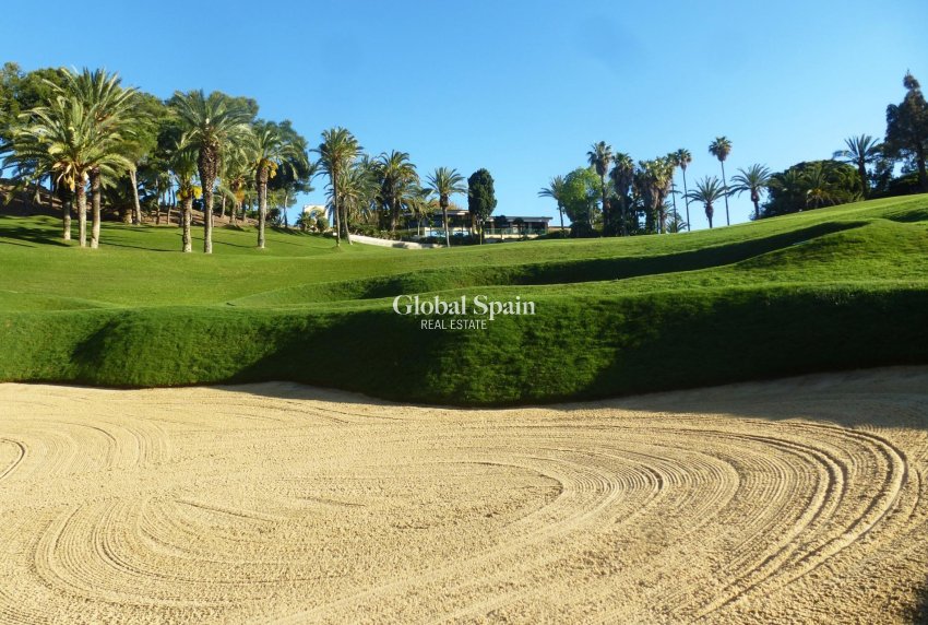 Nueva construcción  - APARTAMENTO -
BENALMÁDENA - Golf Torrequebrada