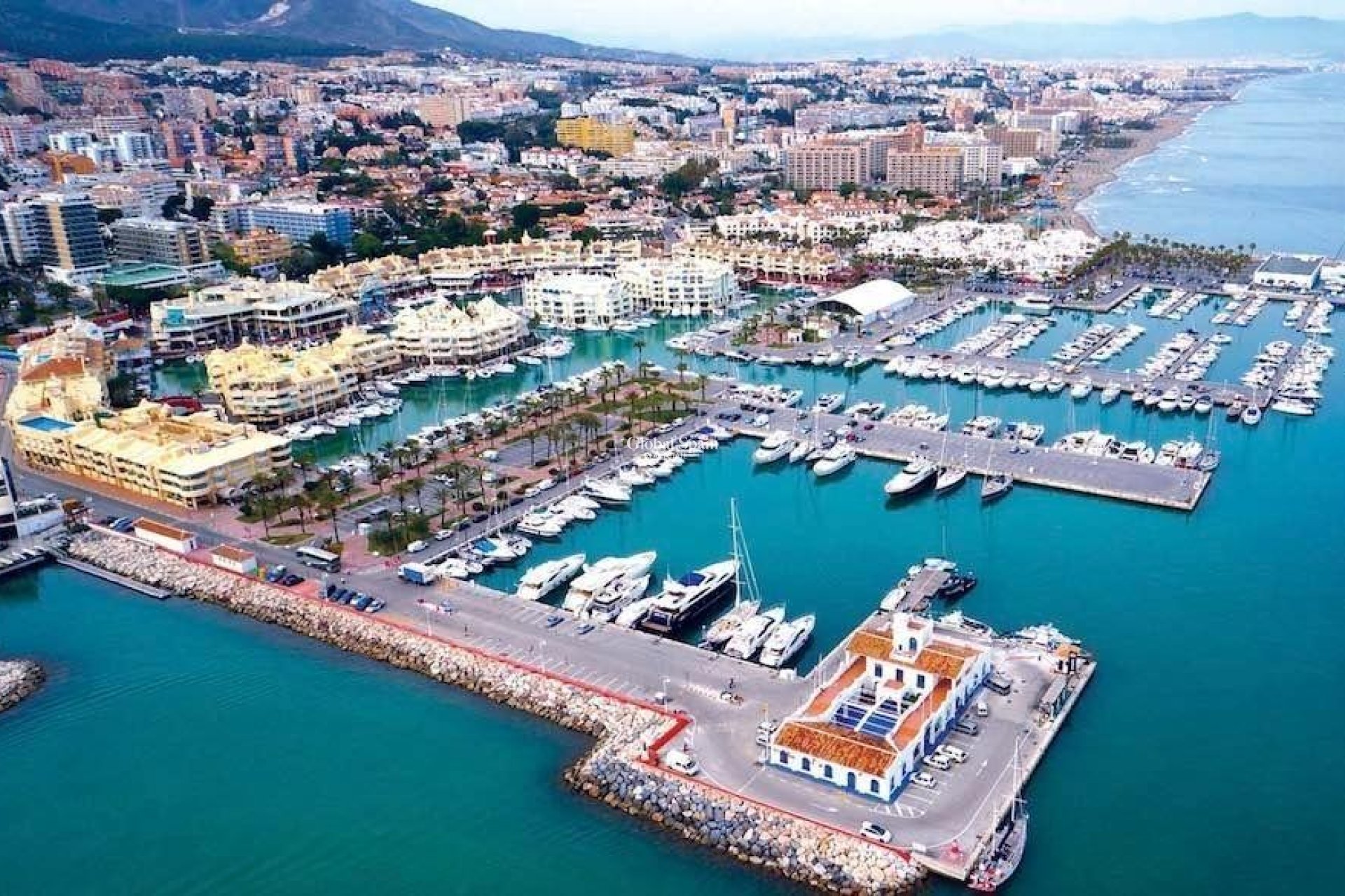 Nueva construcción  - APARTAMENTO -
BENALMÁDENA - Nueva Torrequebrada