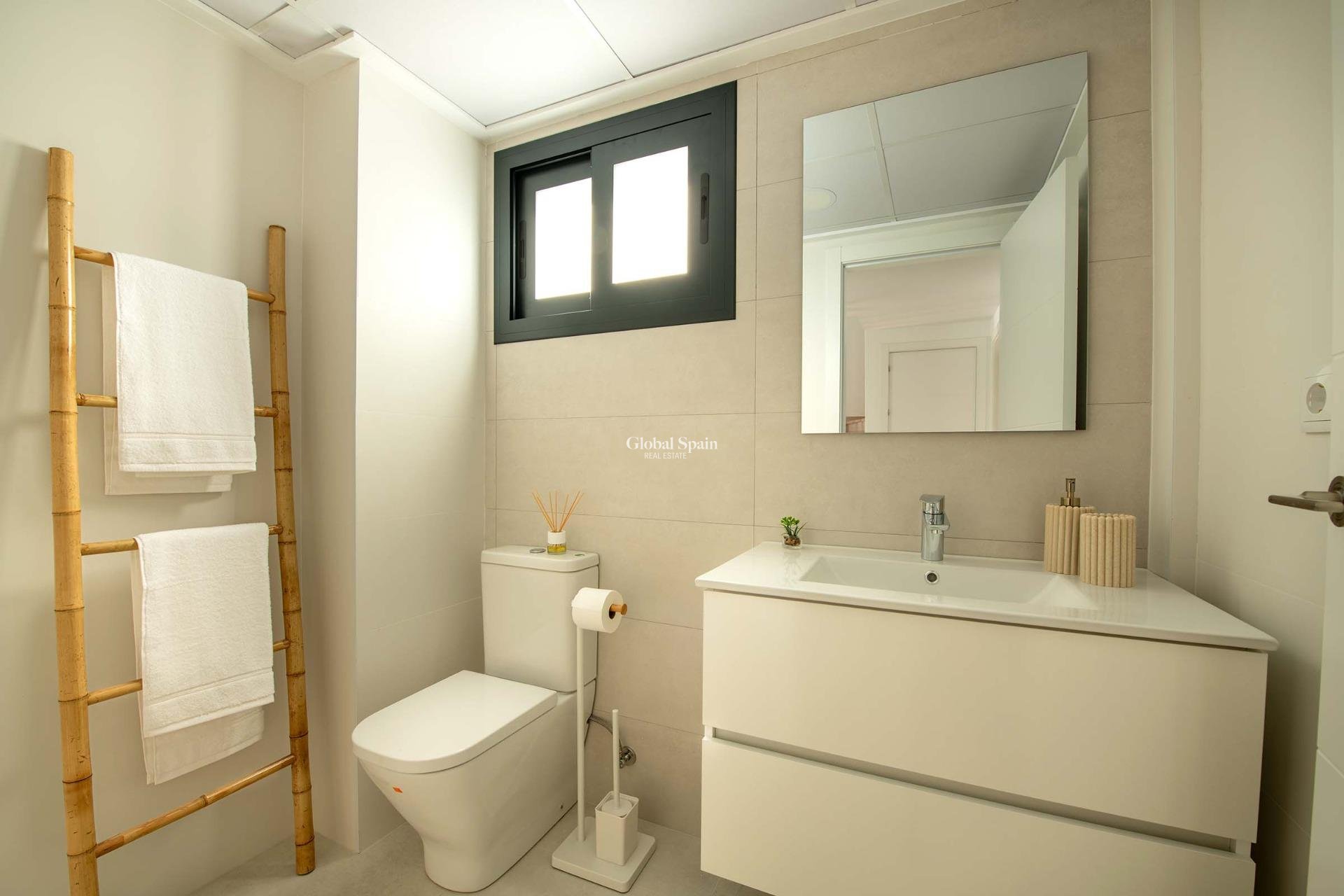 Nueva construcción  - APARTAMENTO -
COX - San Fernando