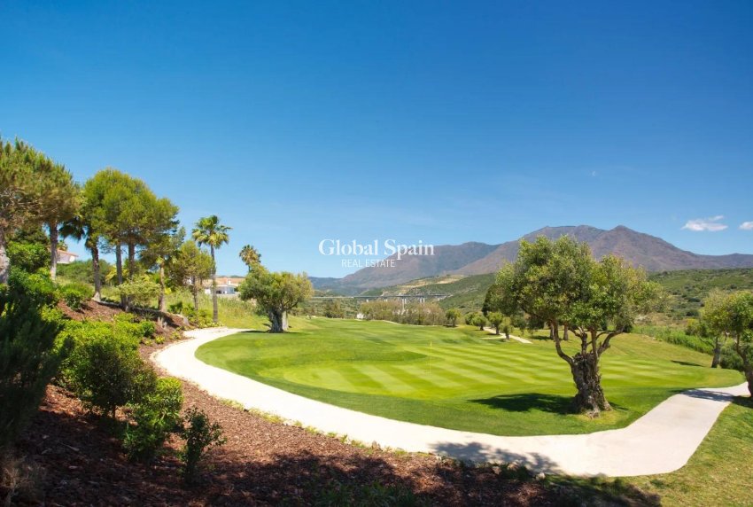 Nueva construcción  - APARTAMENTO -
ESTEPONA - Estepona Golf