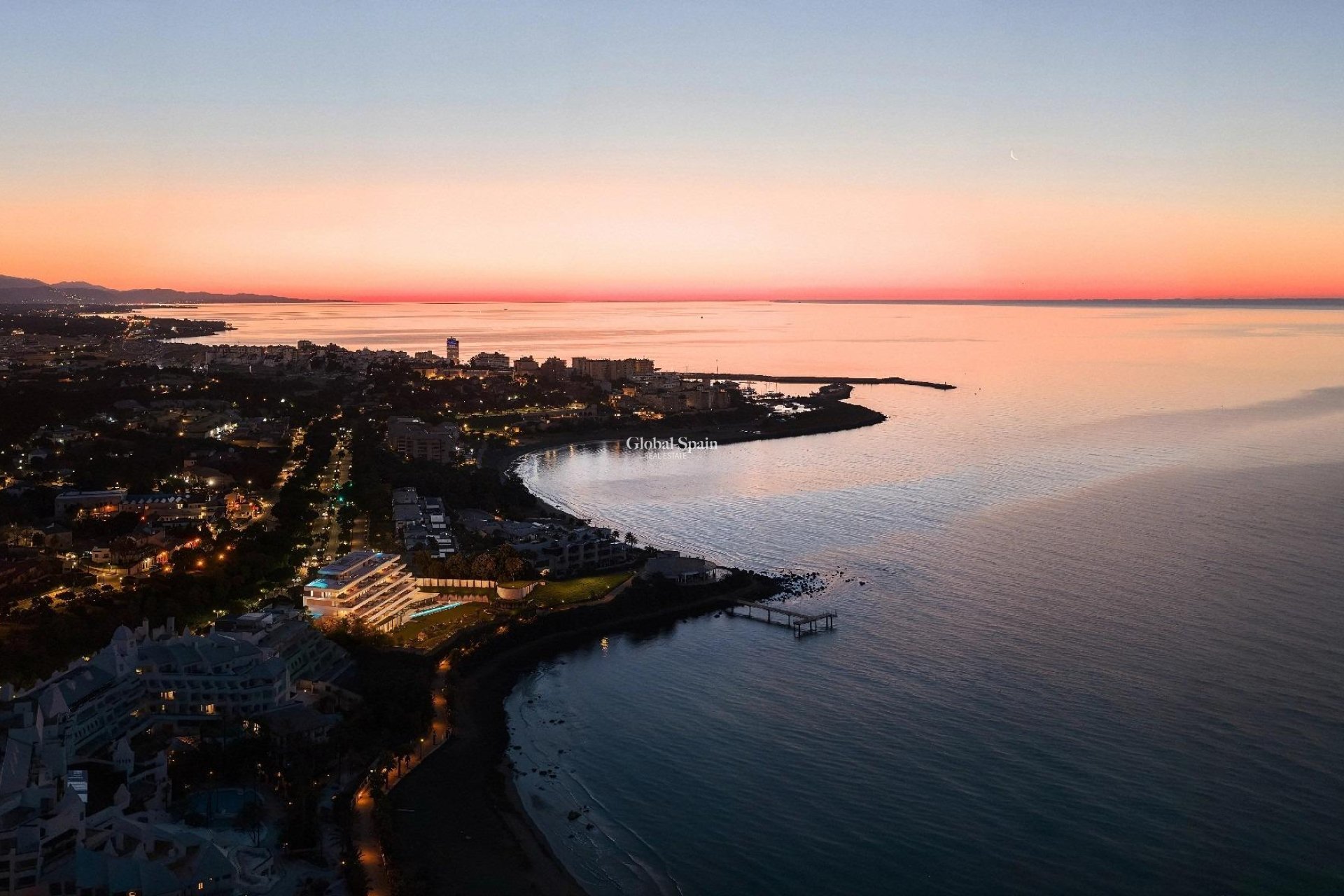 Nueva construcción  - APARTAMENTO -
ESTEPONA - Playa De Guadalobon