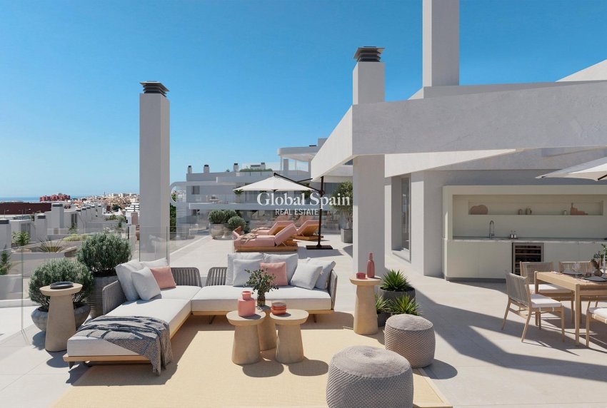 Nueva construcción  - APARTAMENTO -
ESTEPONA - Polideportivo