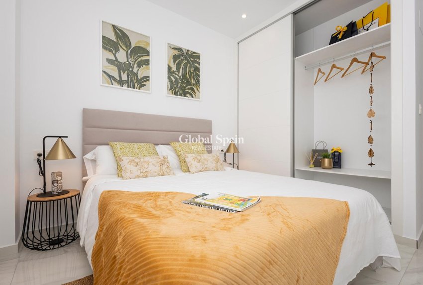 Nueva construcción  - APARTAMENTO -
Jacarilla - pueblo