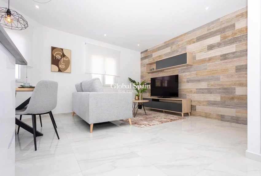 Nueva construcción  - APARTAMENTO -
Jacarilla - pueblo