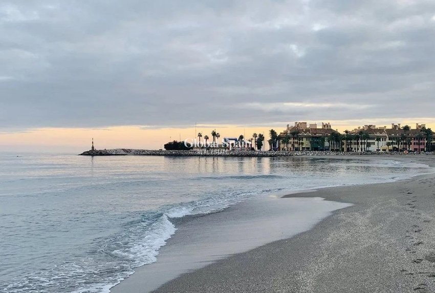 Nueva construcción  - APARTAMENTO -
LA LÍNEA DE LA CONCEPCIÓN - Alcaidesa