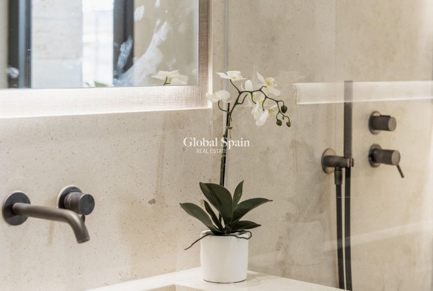 Nueva construcción  - APARTAMENTO -
MARBELLA - Nueva Andalucia