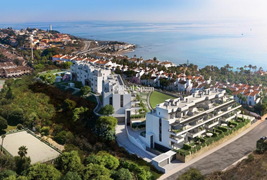 Nueva construcción  - APARTAMENTO -
MIJAS - Playa Marina