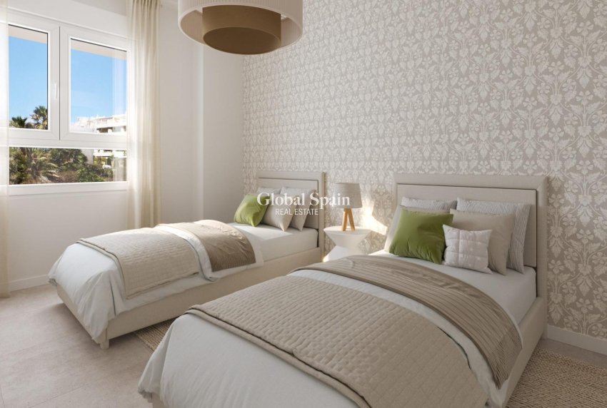 Nueva construcción  - APARTAMENTO -
MIJAS - Playa Marina