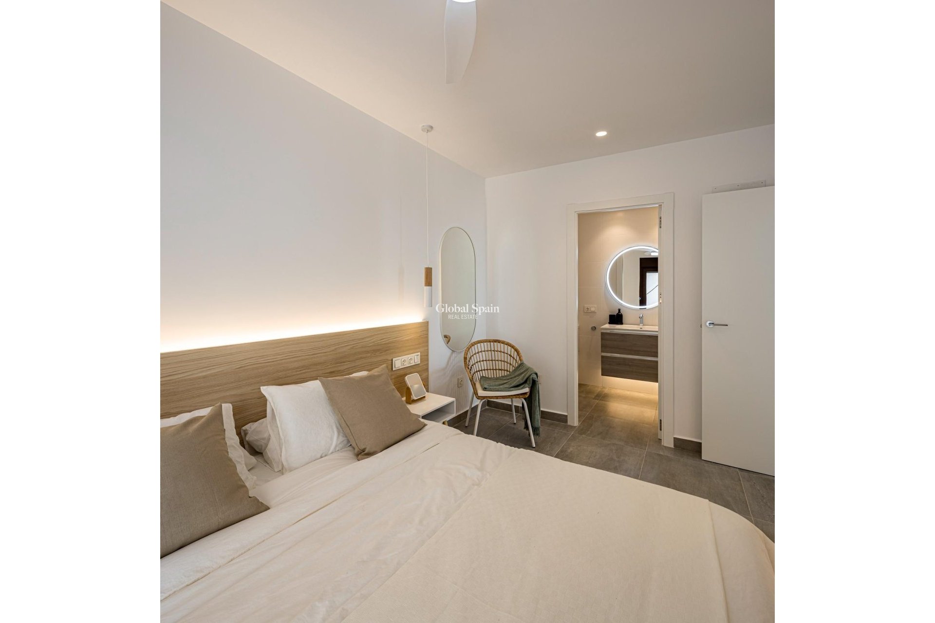 Nueva construcción  - APARTAMENTO -
PILAR DE LA HORADADA - pueblo