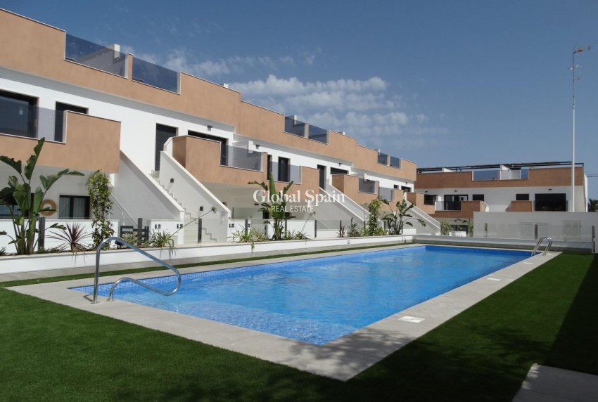 Nueva construcción  - APARTAMENTO -
PILAR DE LA HORADADA - pueblo
