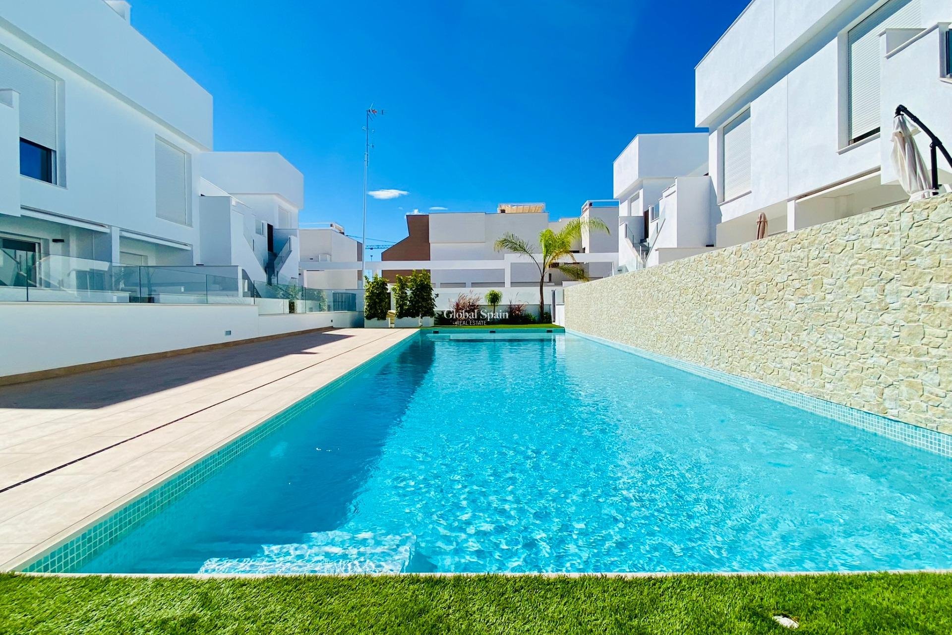 Nueva construcción  - APARTAMENTO -
PILAR DE LA HORADADA - pueblo