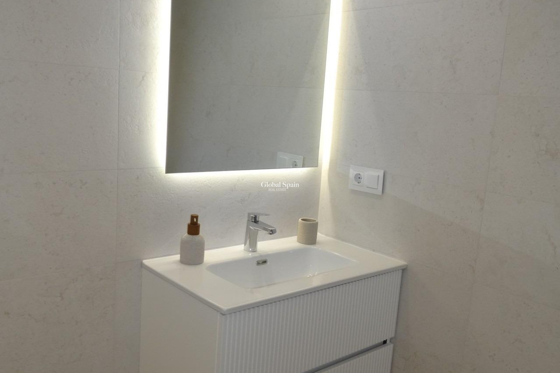 Nueva construcción  - APARTAMENTO -
PILAR DE LA HORADADA - pueblo
