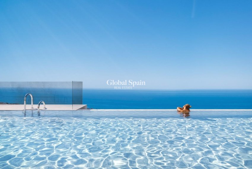 Nueva construcción  - APARTAMENTO -
rincon de la victoria - urbanizacion