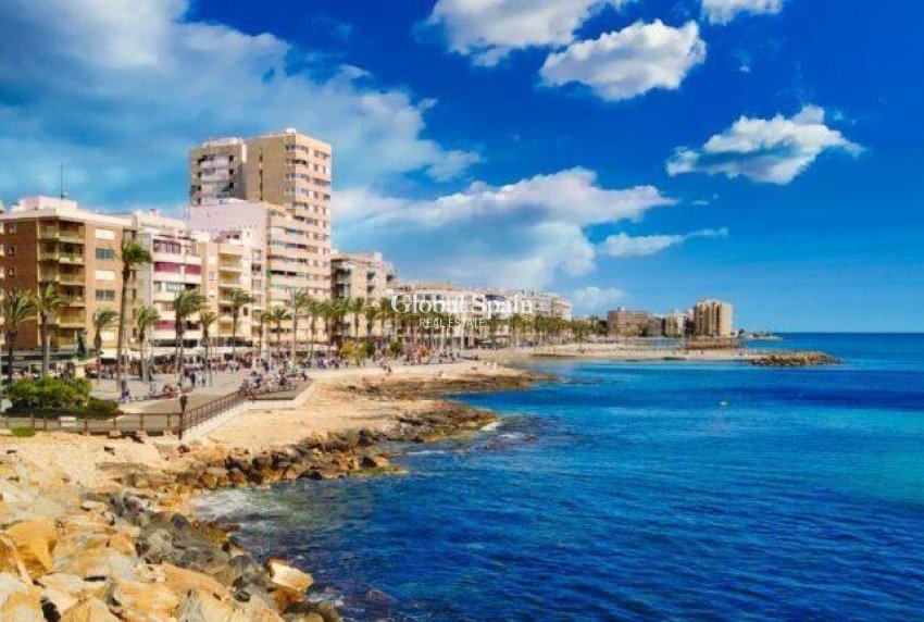 Nueva construcción  - APARTAMENTO -
TORREVIEJA - Playa de El Cura