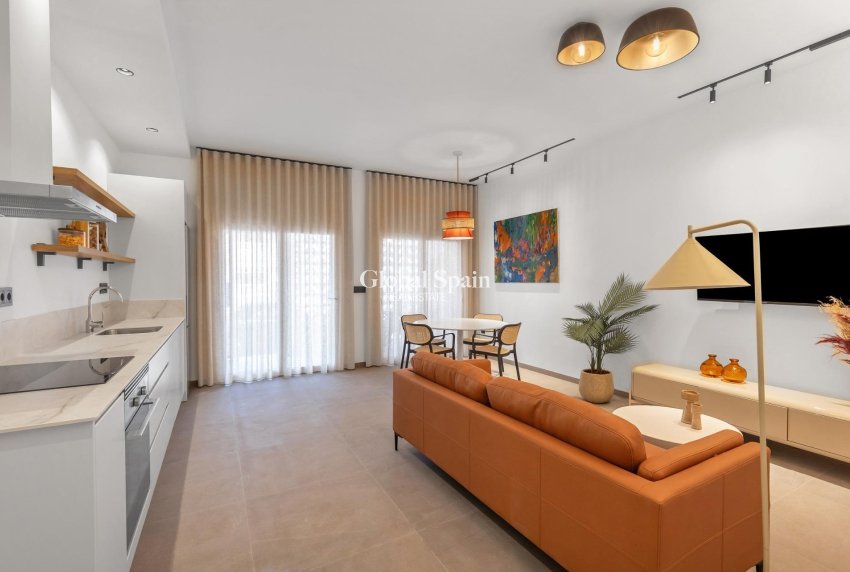 Nueva construcción  - APARTAMENTO -
TORREVIEJA - Playa Los Naufragos