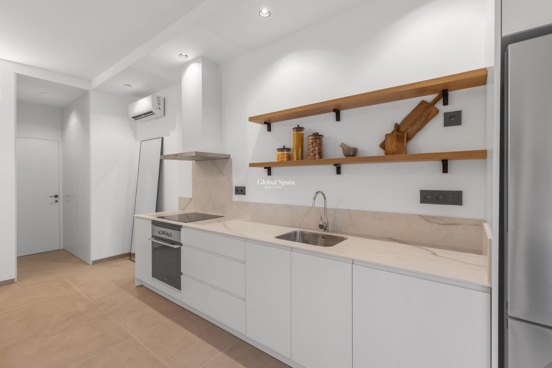 Nueva construcción  - APARTAMENTO -
TORREVIEJA - Playa Los Naufragos