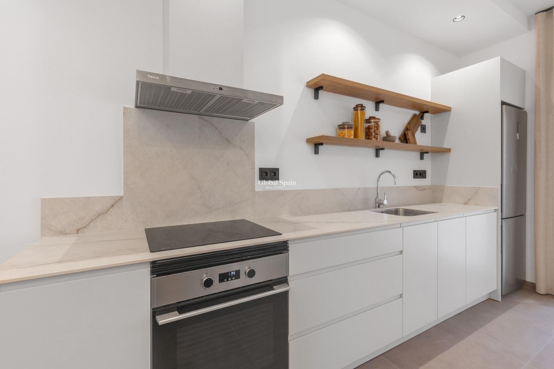 Nueva construcción  - APARTAMENTO -
TORREVIEJA - Playa Los Naufragos