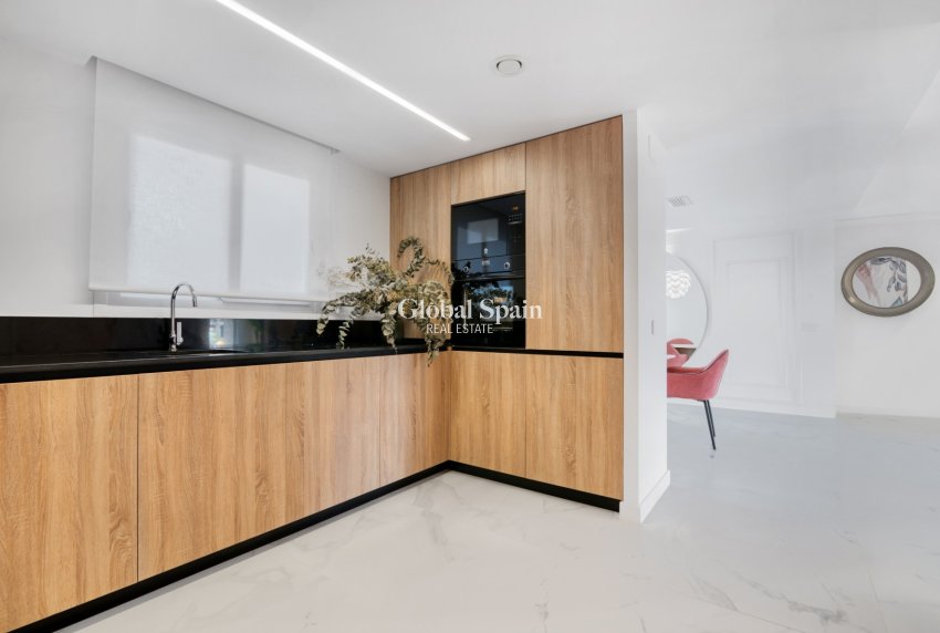 Nueva construcción  - APARTAMENTO -
TORREVIEJA - Punta Prima