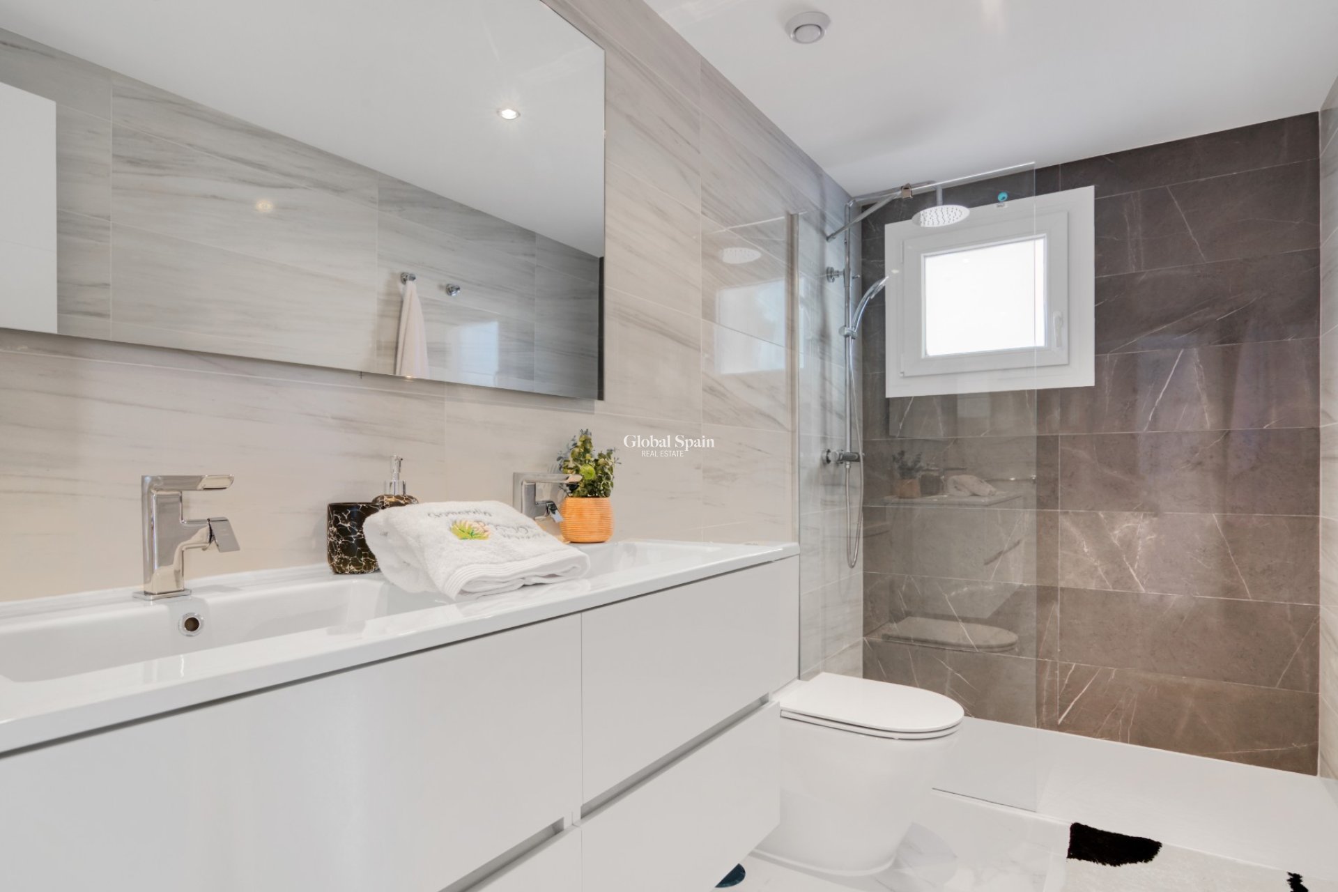 Nueva construcción  - APARTAMENTO -
TORREVIEJA - Punta Prima